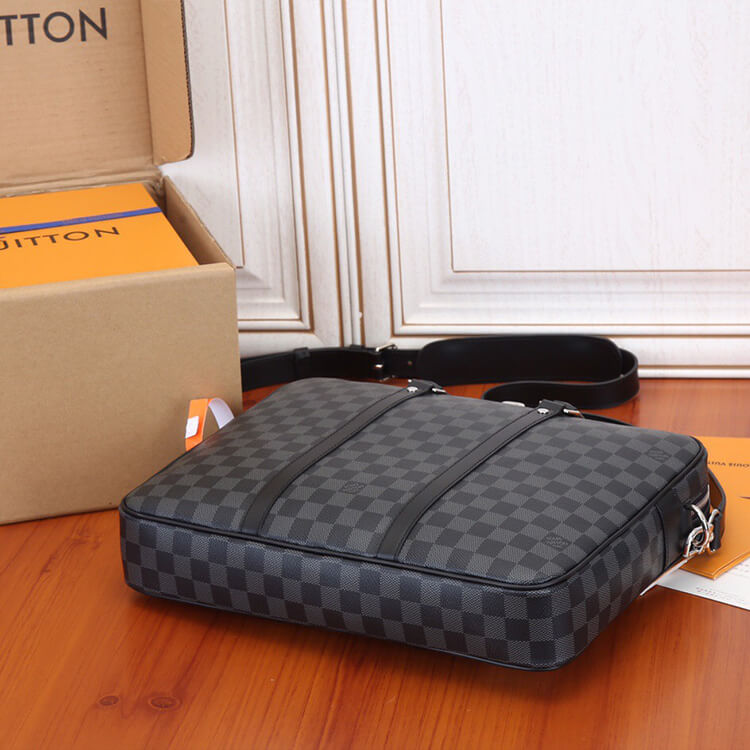 Louis Vuitton Voyage PM