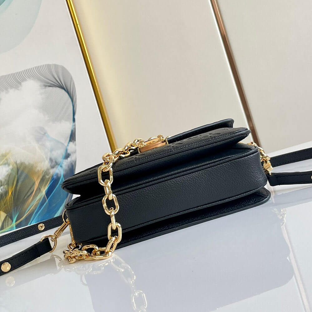 Louis Vuitton Pochette Métis East West
