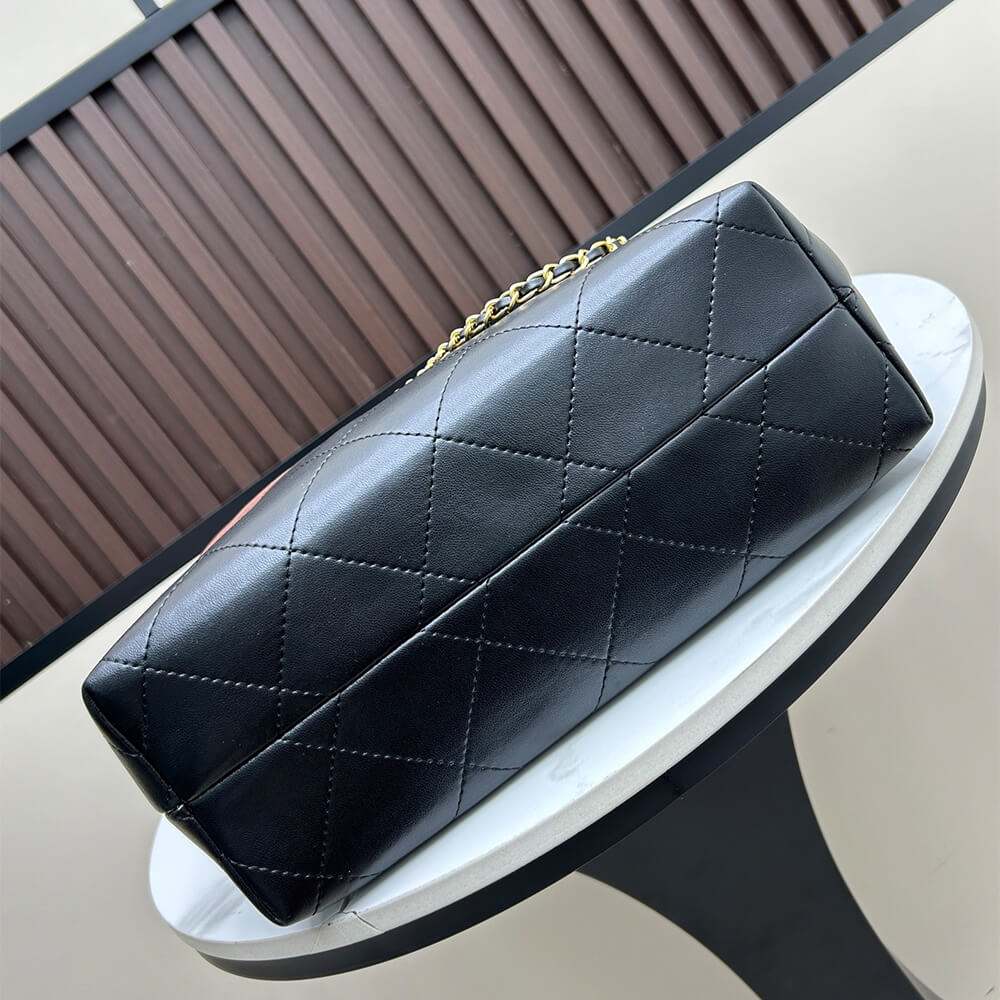 Chanel Vertical Shopping 25A