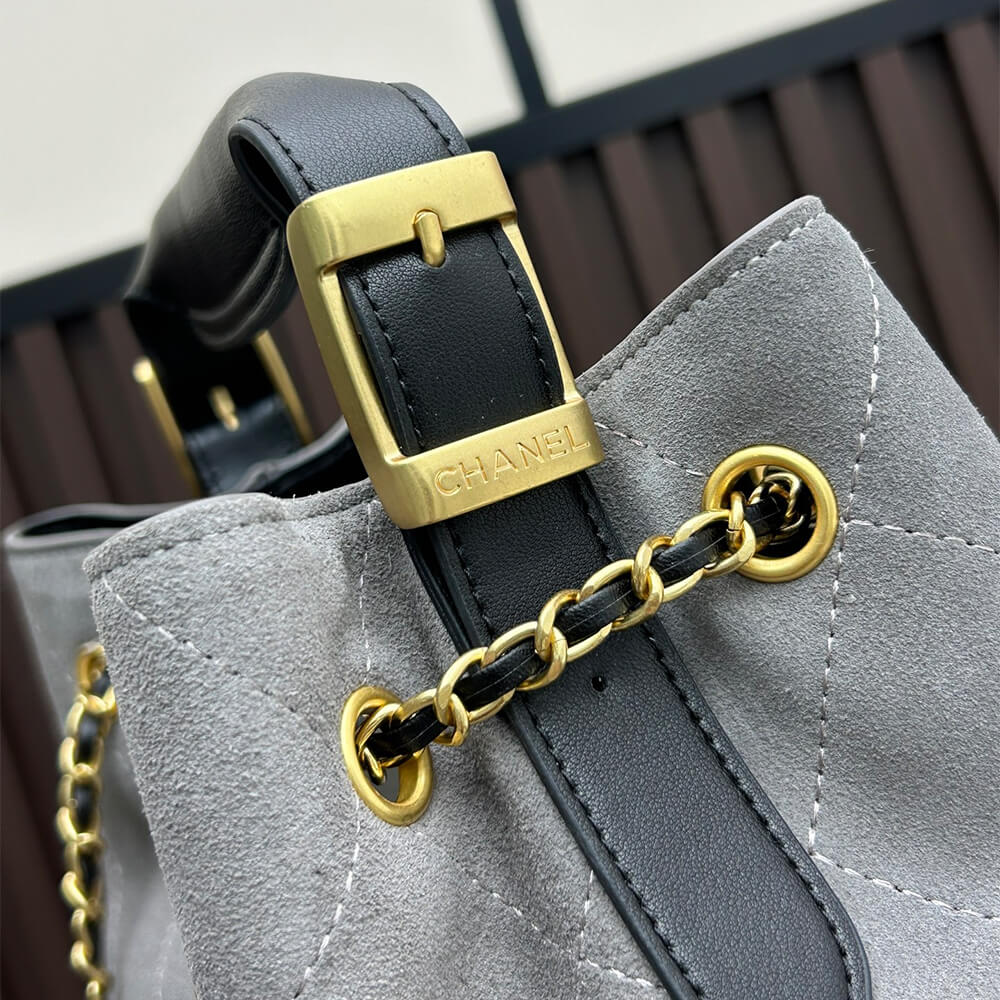 Chanel Vertical Shopping 25A