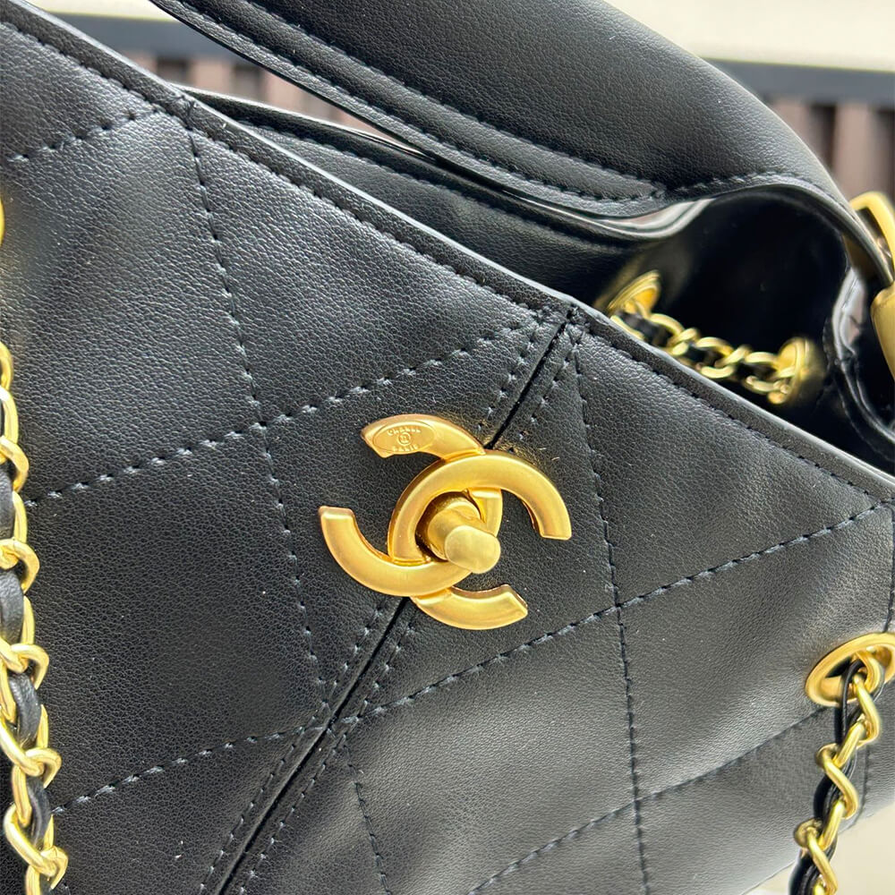 Chanel Vertical Shopping 25A