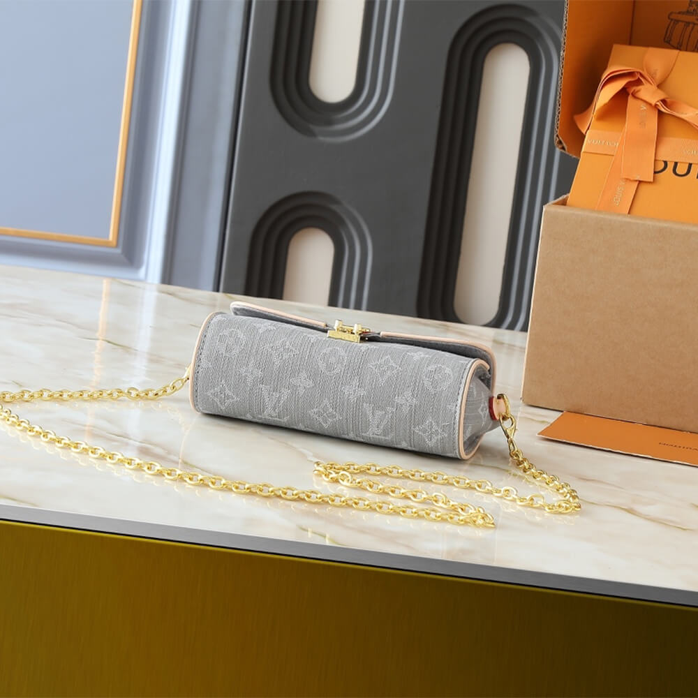 Louis Vuitton Pochette Camille