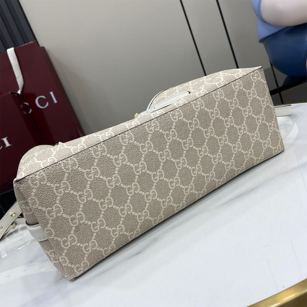 Gucci Emblem Medium