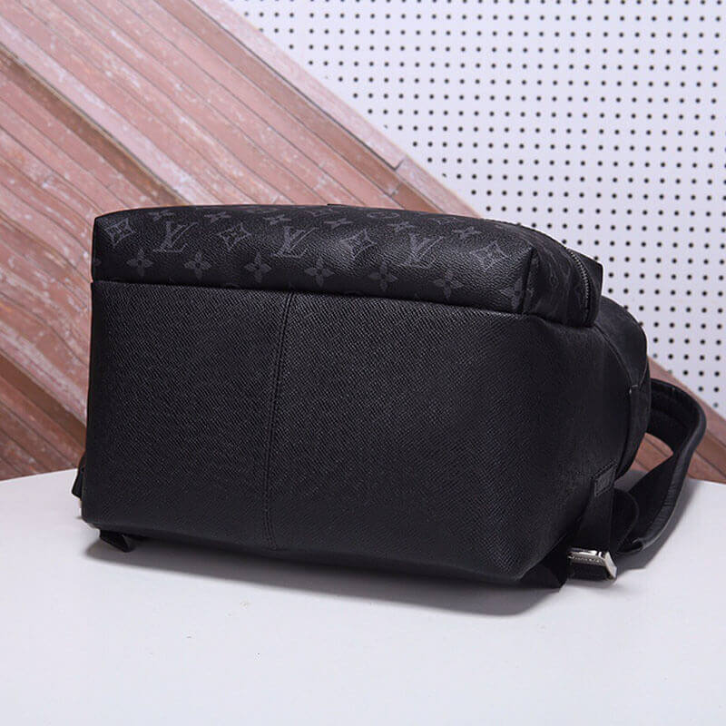 Louis Vuitton Discovery PM