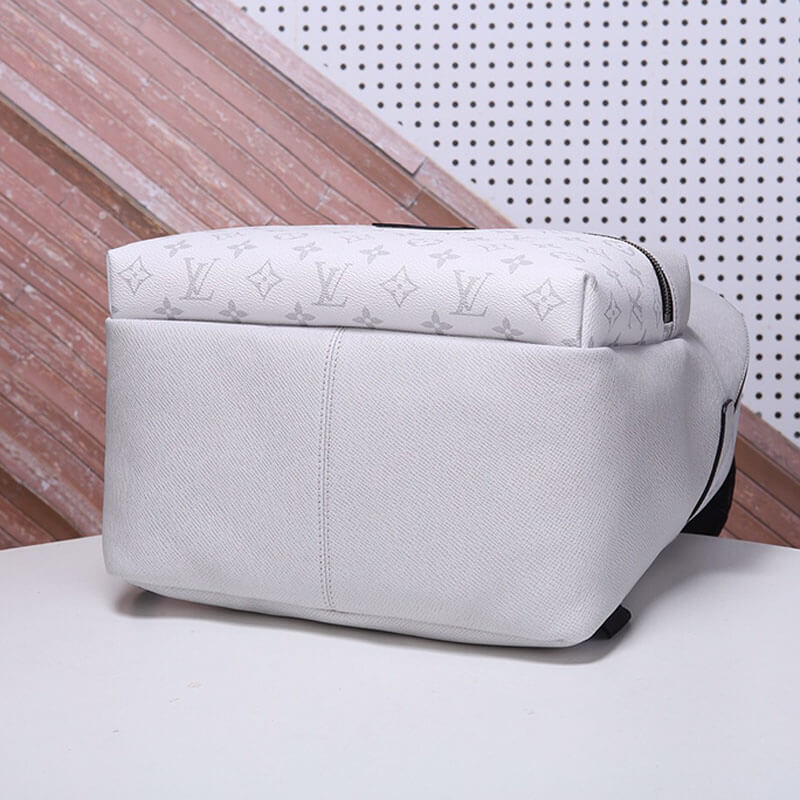 Louis Vuitton Discovery PM