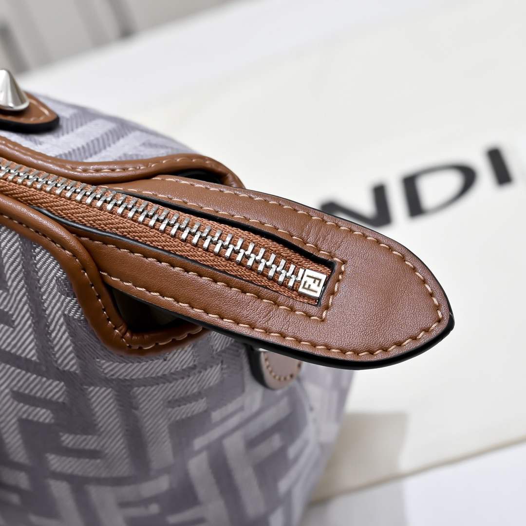 Fendi By The Way Selleria Medium
