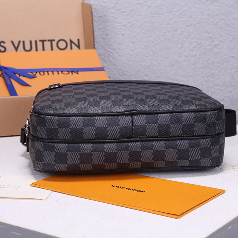 Louis Vuitton Trocadero Messenger