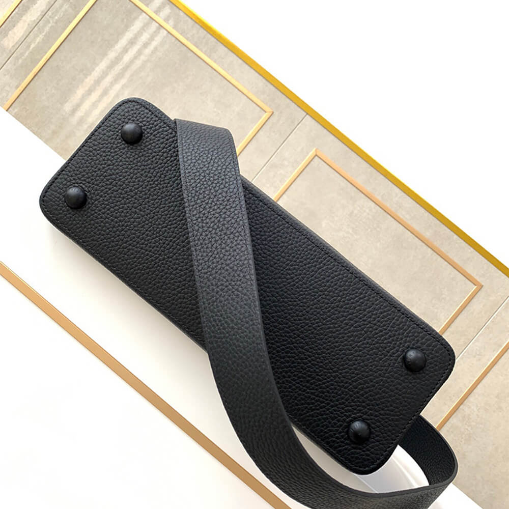 Louis Vuitton Capucines MM