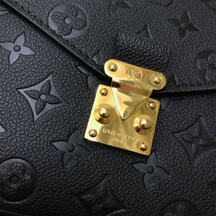 Louis Vuitton Pochette Métis
