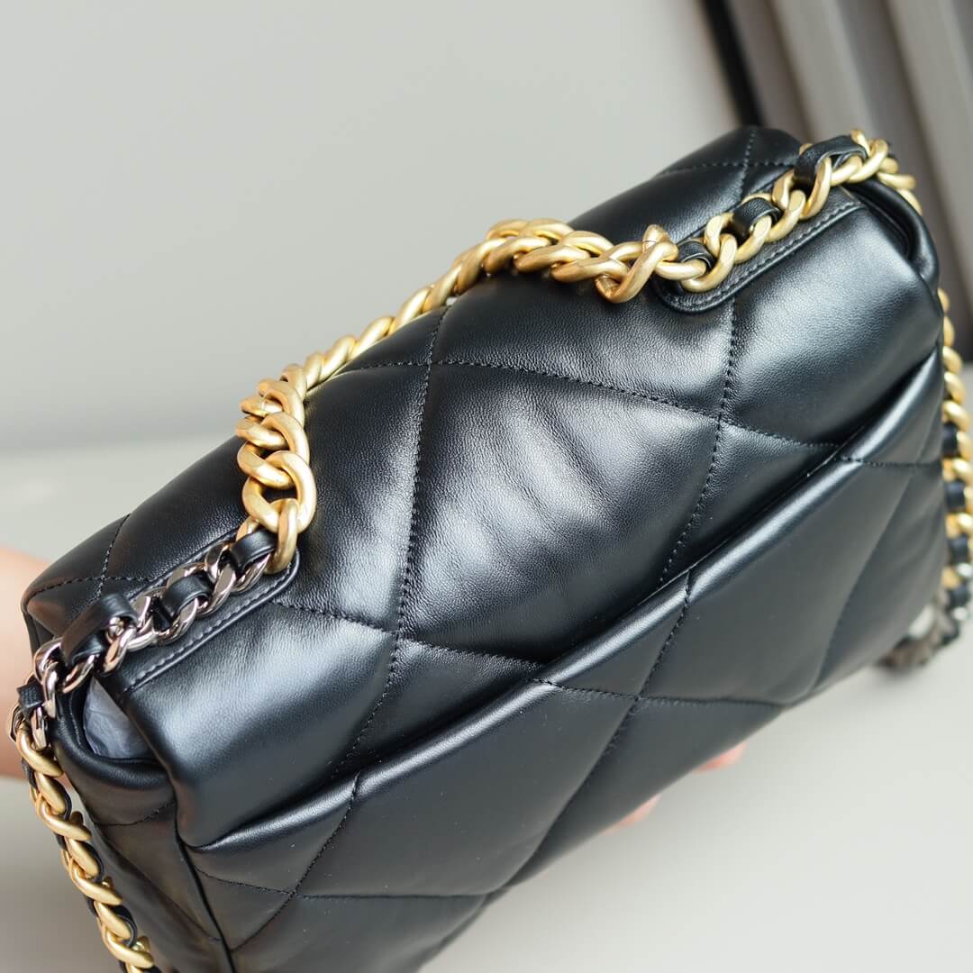 Chanel 19 Small