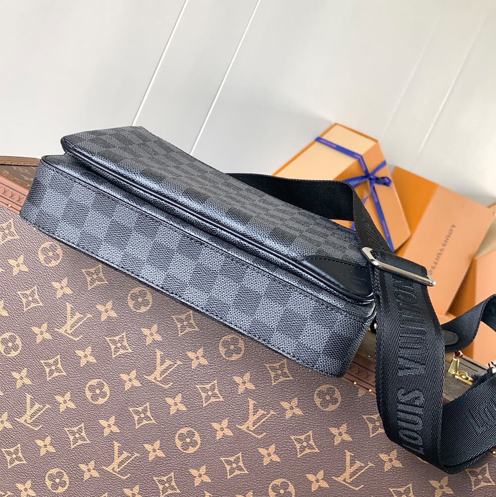 Louis Vuitton Rio Messenger