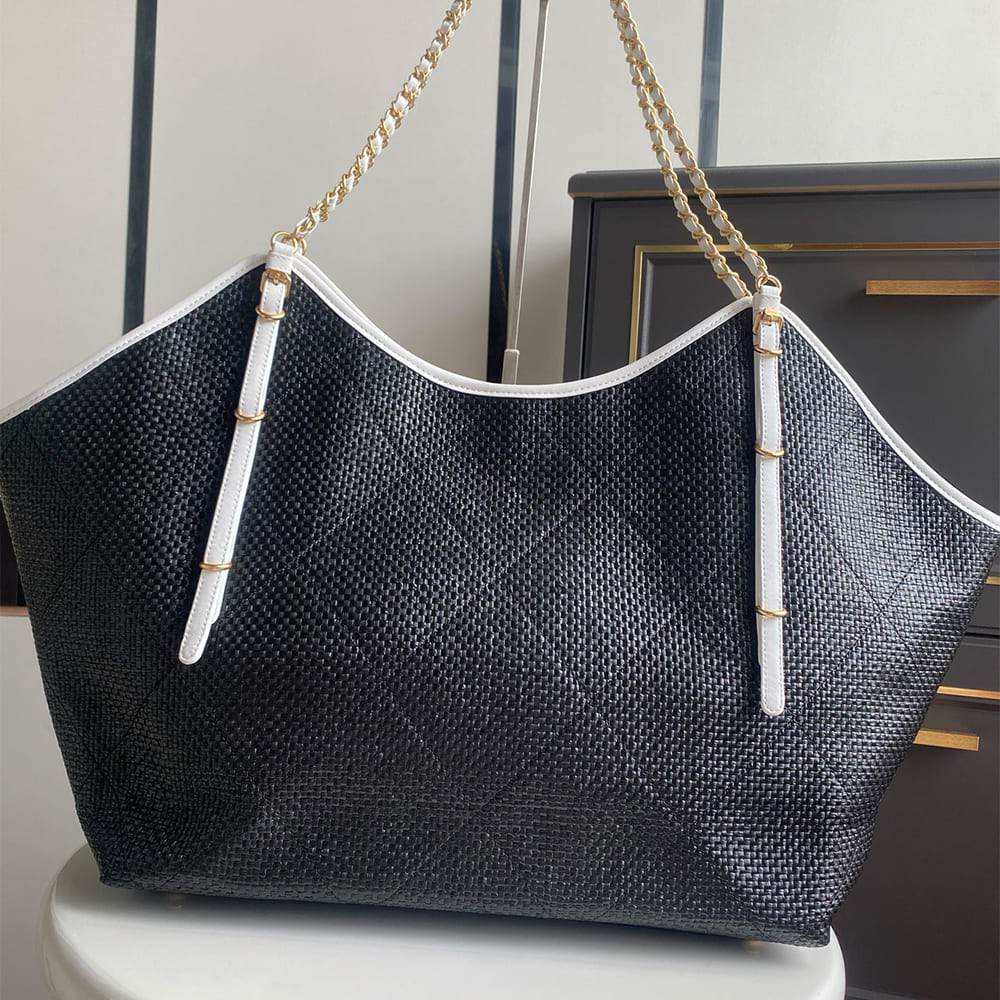 Chanel Maxi Shopping