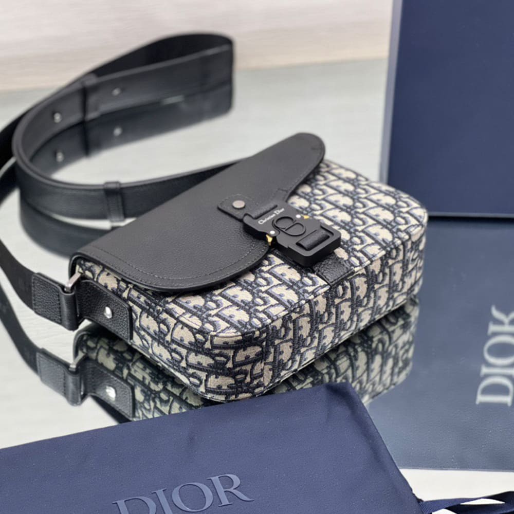 Dior Small Saddle Messenger