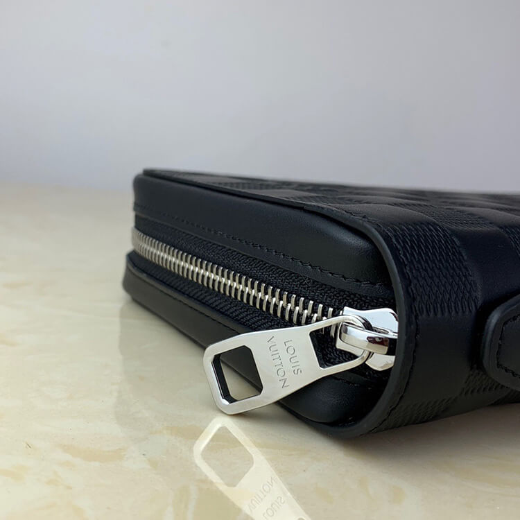 Louis Vuitton Zippy Wallet