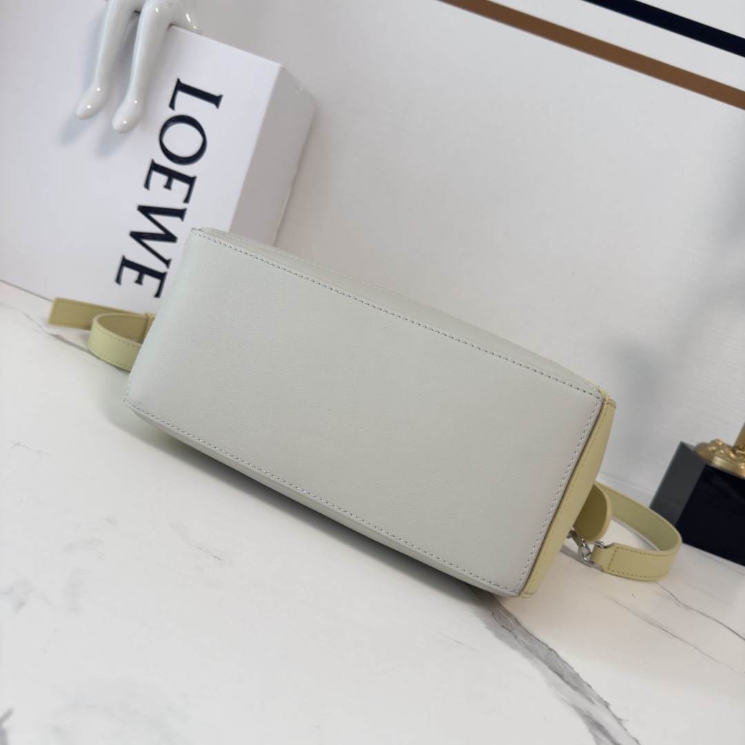 Loewe Small Puzzle