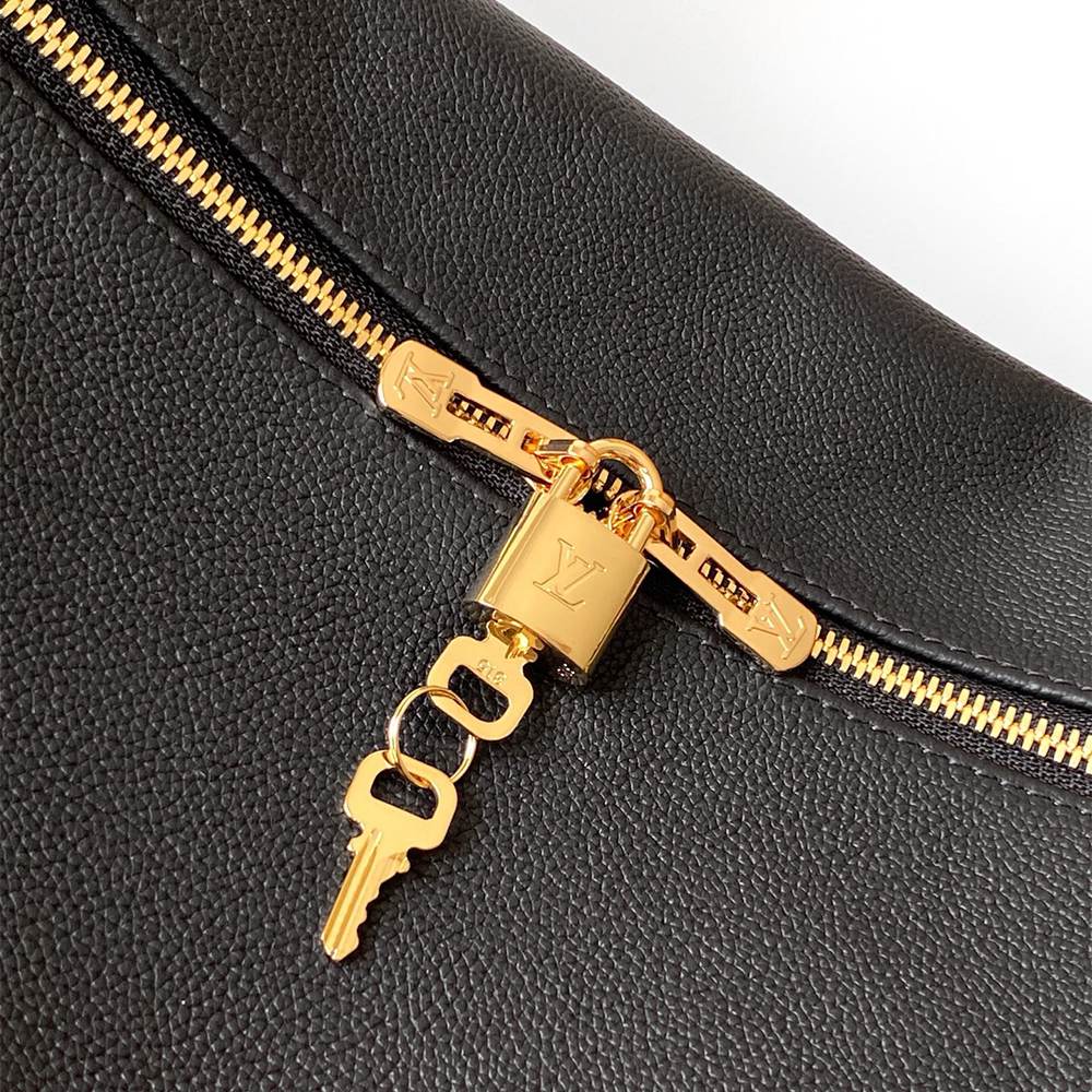 Louis Vuitton Express GM
