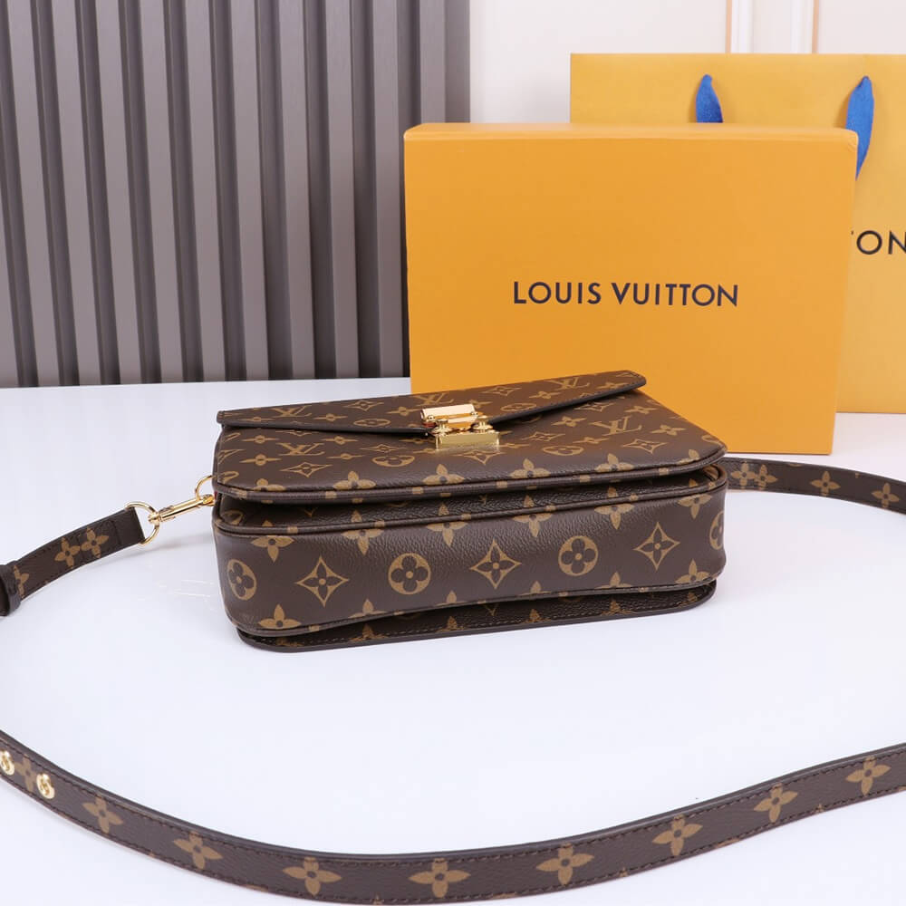 Louis Vuitton Pochette Métis