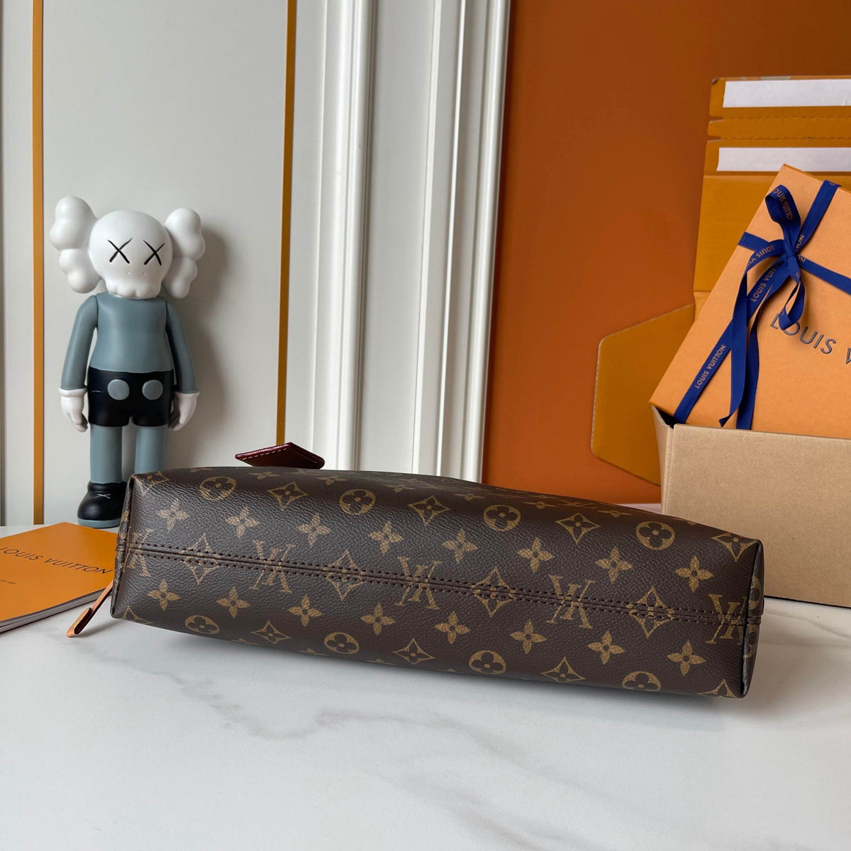 Louis Vuitton CarryAll East West