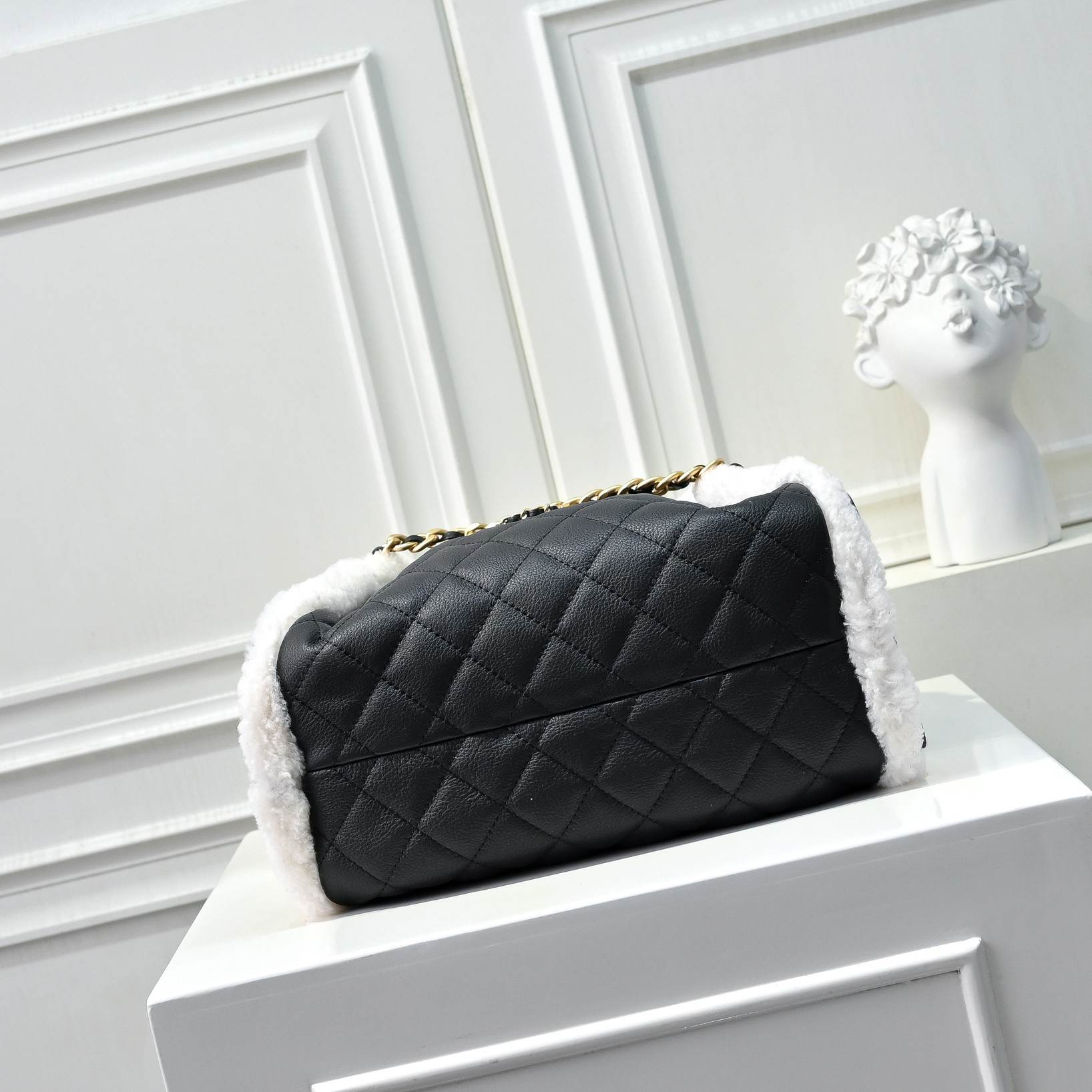 CHANEL 25 Small Handbag(High-end grade)
