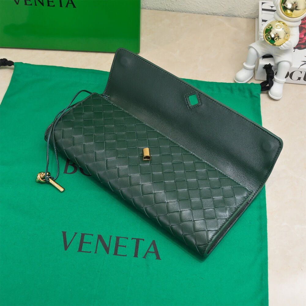 Bottega Veneta Andiamo Clutch