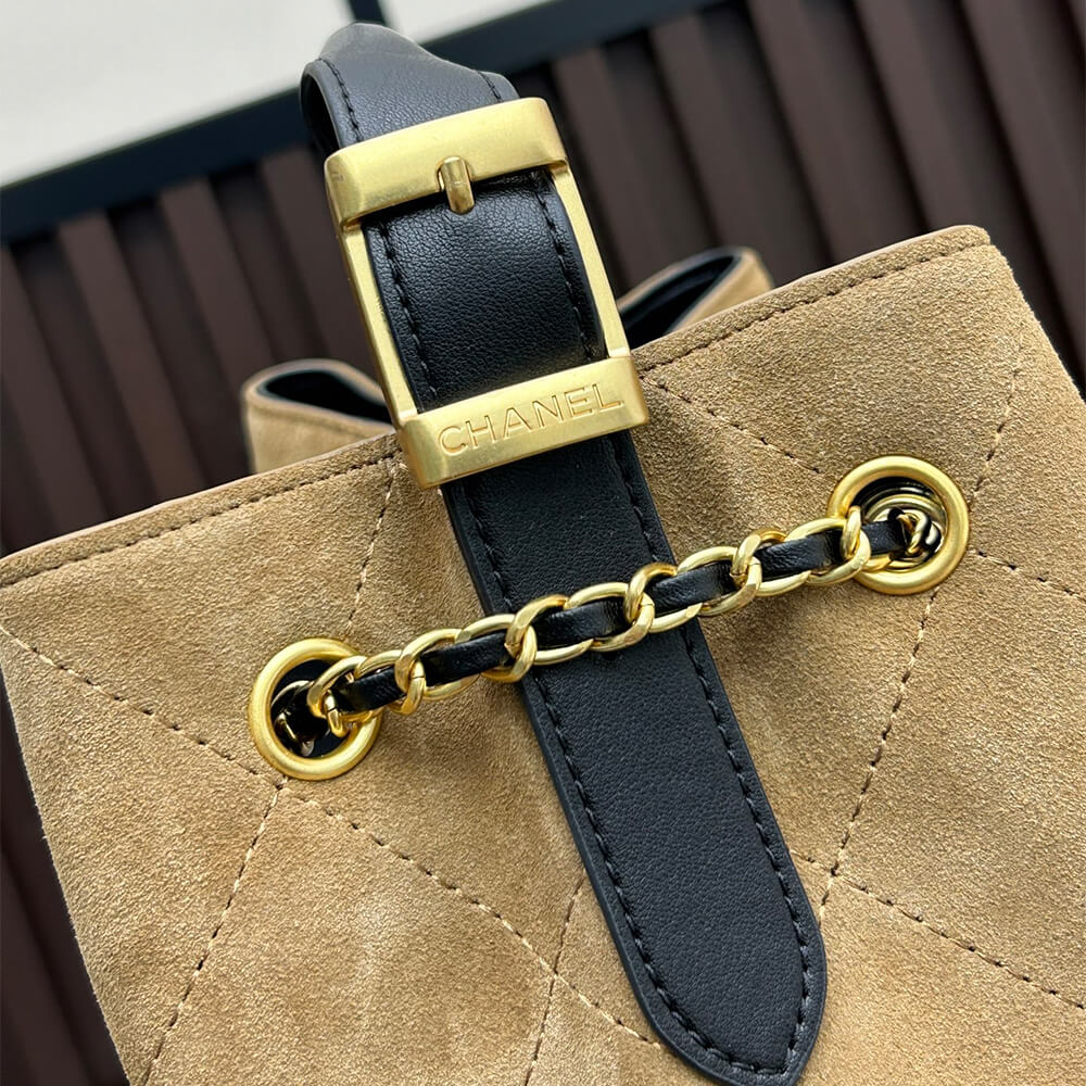 Chanel Vertical Shopping 25A