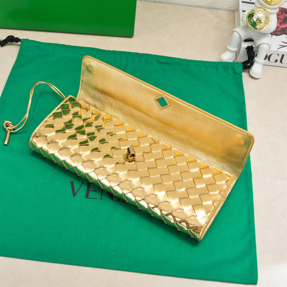 Bottega Veneta Andiamo Clutch