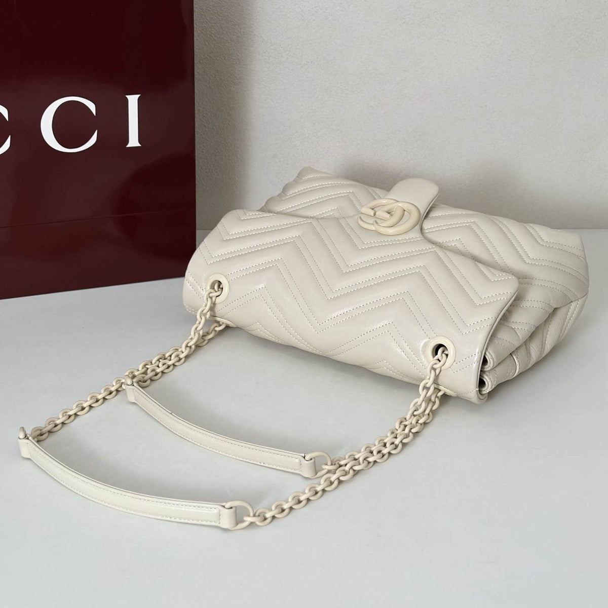 Gucci Marmont medium shoulder bag