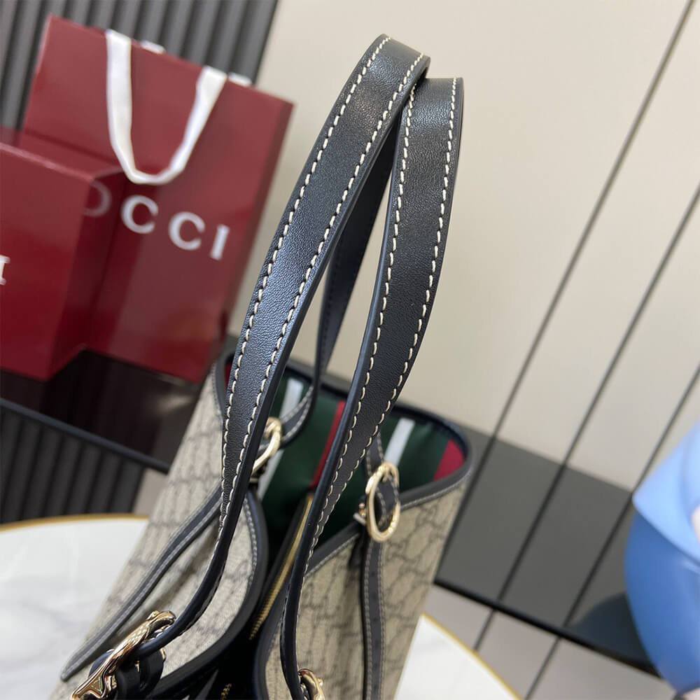 Gucci Emblem Large
