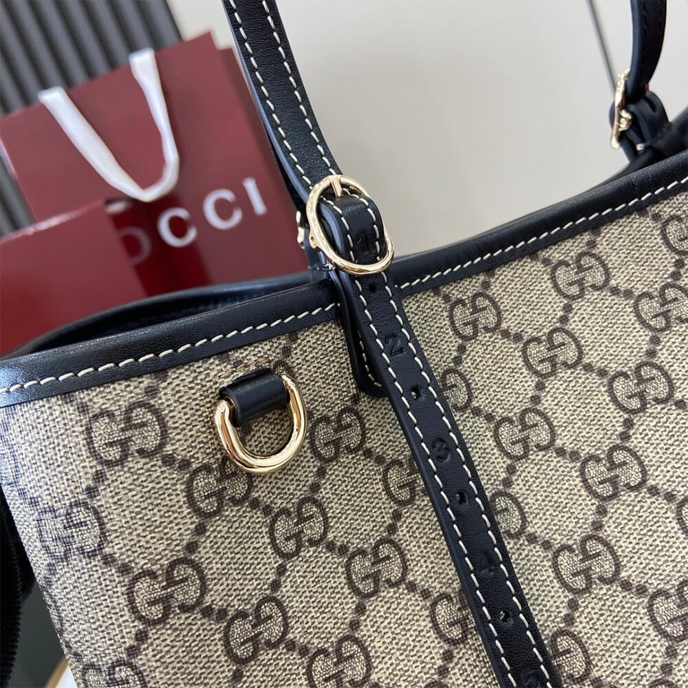 Gucci Emblem Medium