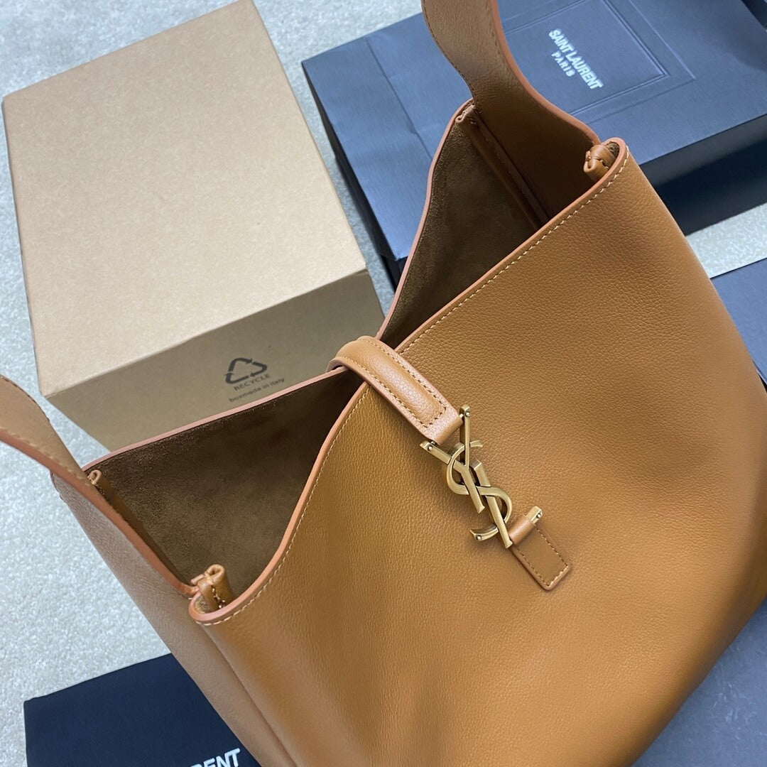 Ysl Le 5 À 7 Large