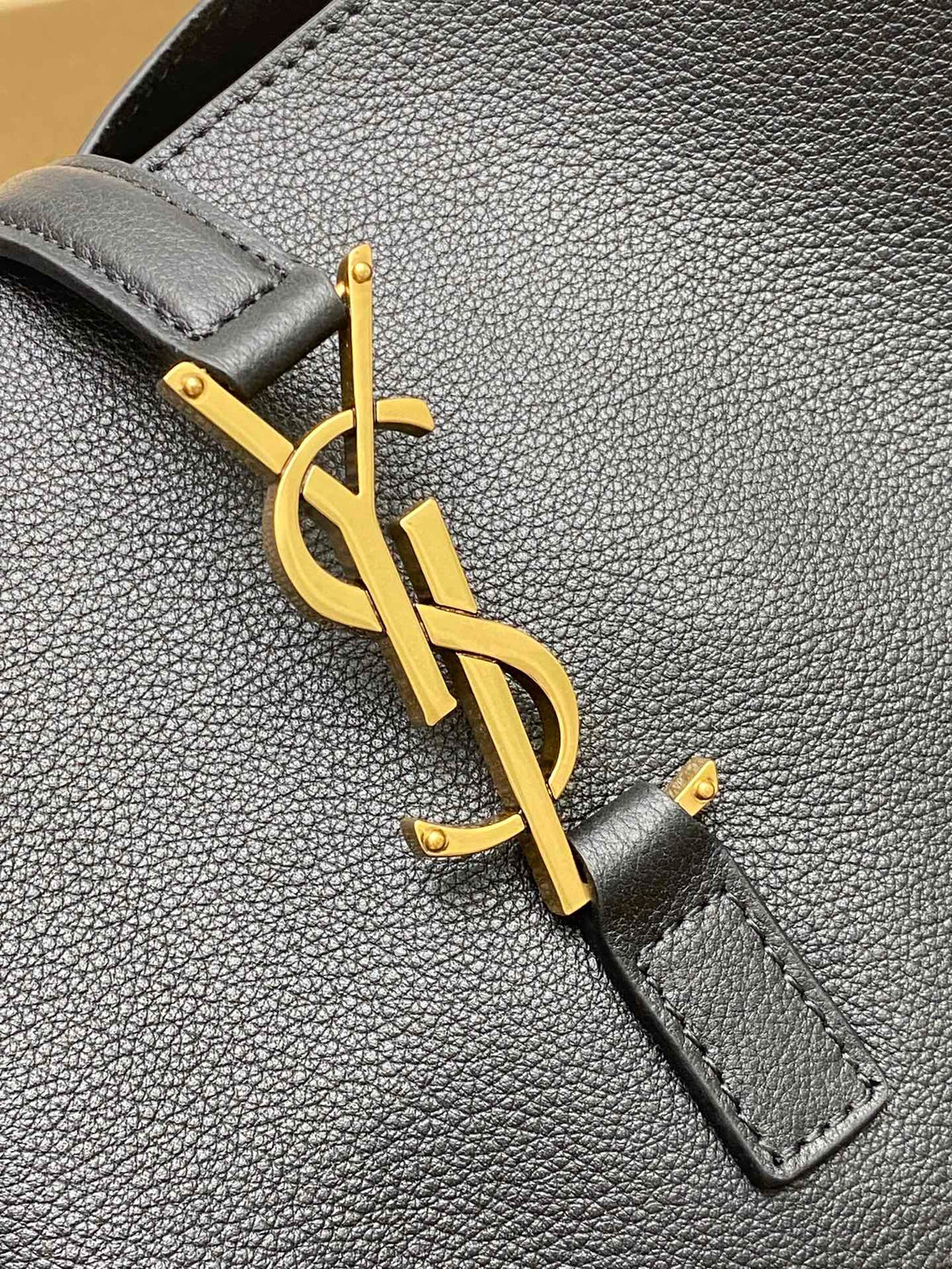 Ysl Le 5 À 7 Large