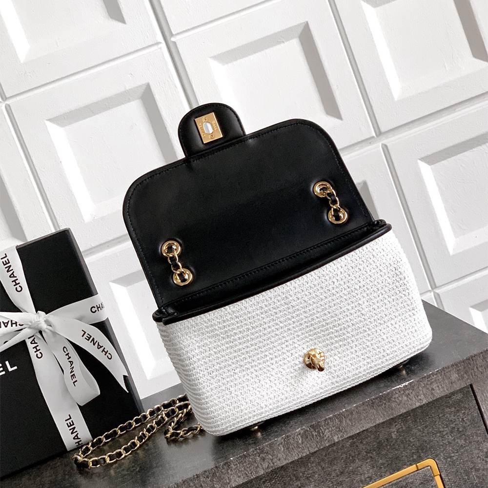 CHANEL Small Flap Bag(HIGH-END GRADE)
