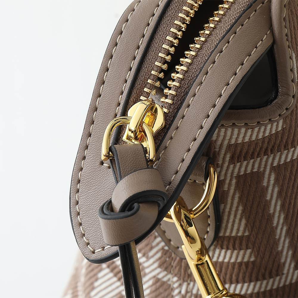 Fendi By The Way Selleria Medium