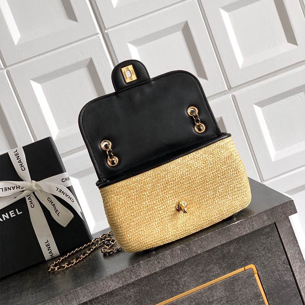 CHANEL Small Flap Bag(HIGH-END GRADE)