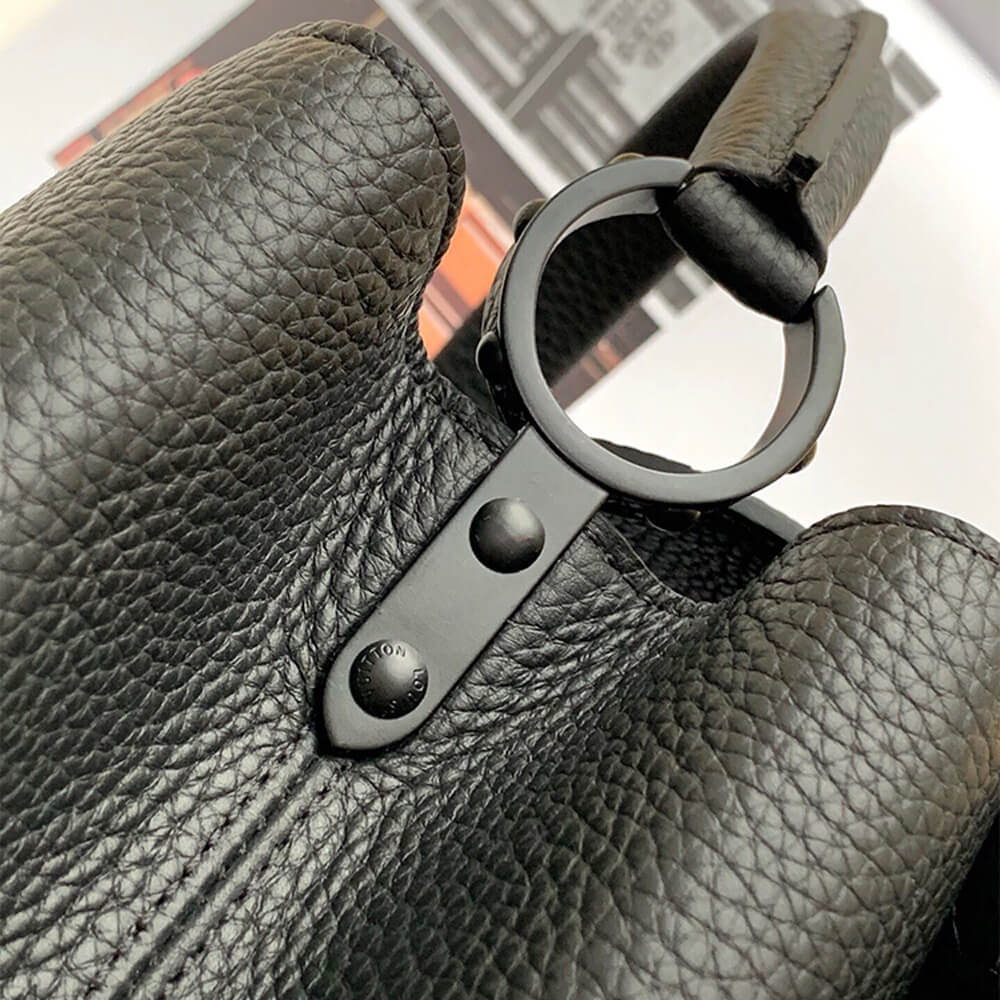 Louis Vuitton Capucines MM