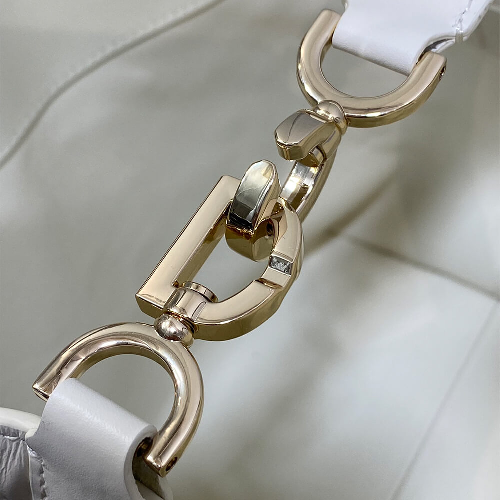 Dior Medium Toujours Vertical