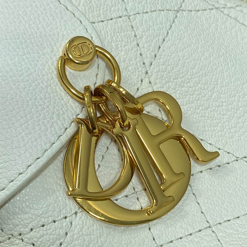 Dior Medium Dior Voyage Bag(high-end grade)