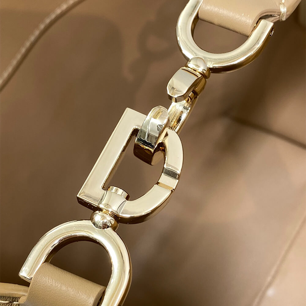 Dior Medium Toujours Vertical