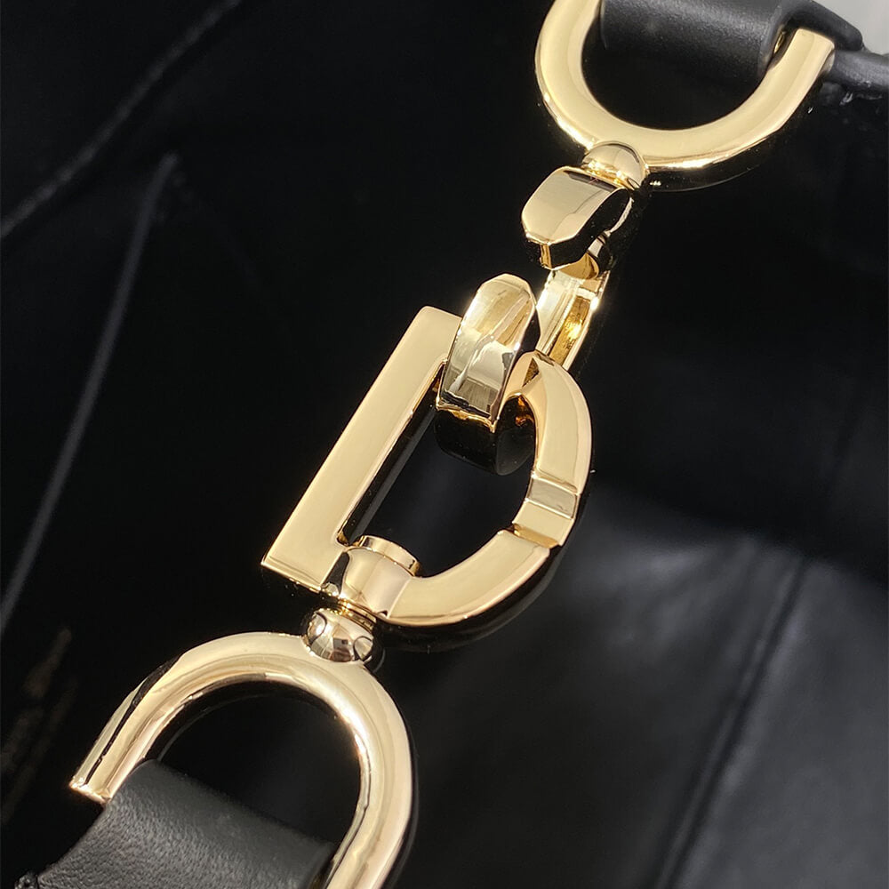Dior Medium Toujours Vertical