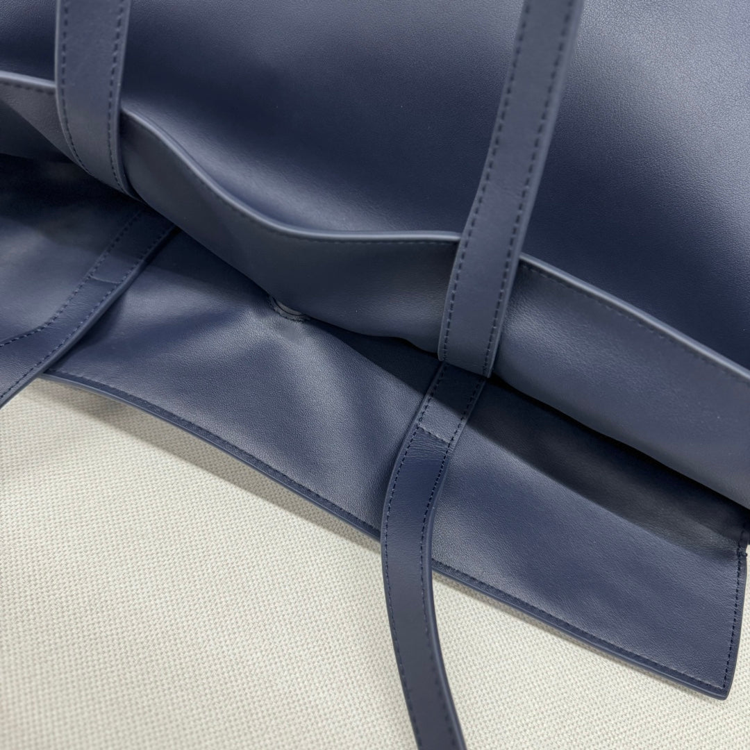 Loewe Large Flamenco