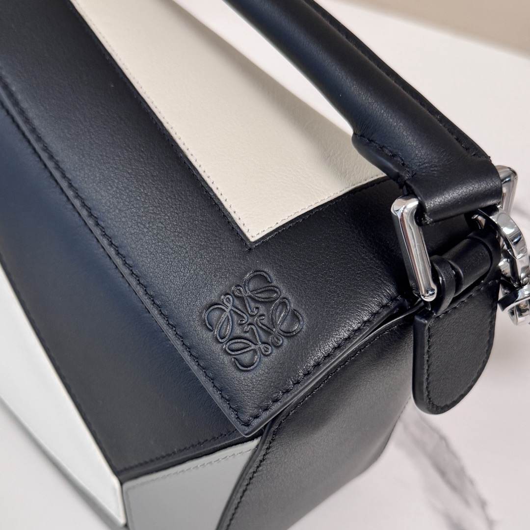 Loewe Small Puzzle
