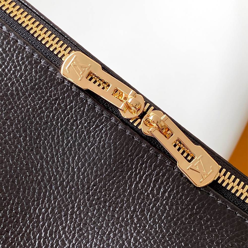 Louis Vuitton Express MM