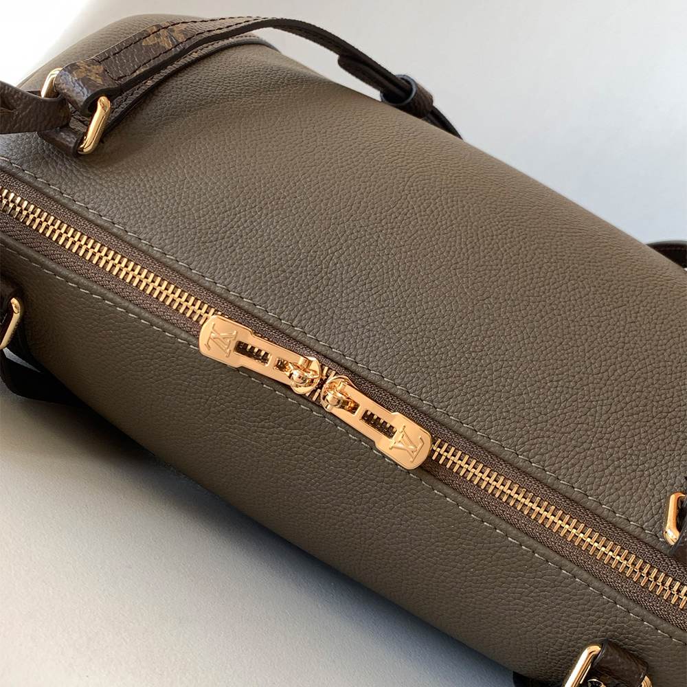 Louis Vuitton Express PM