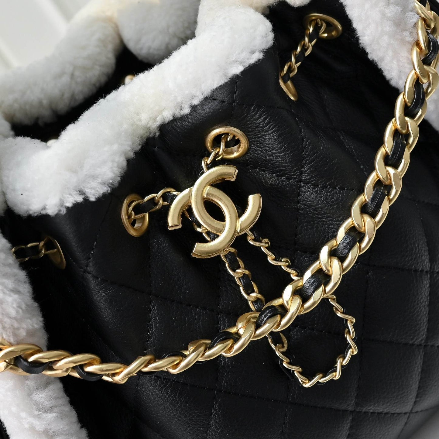 CHANEL 25 Small Handbag(High-end grade)