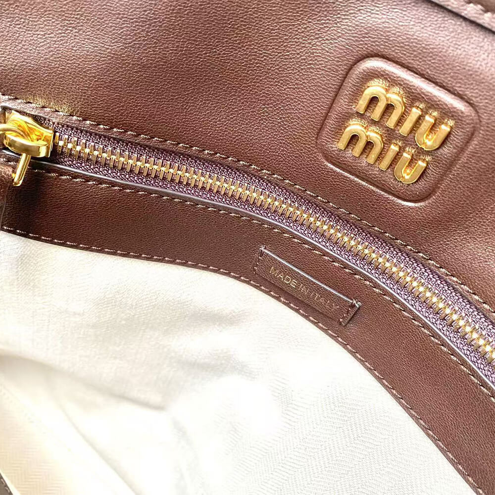 MiuMiu Medium Aventure Nappa