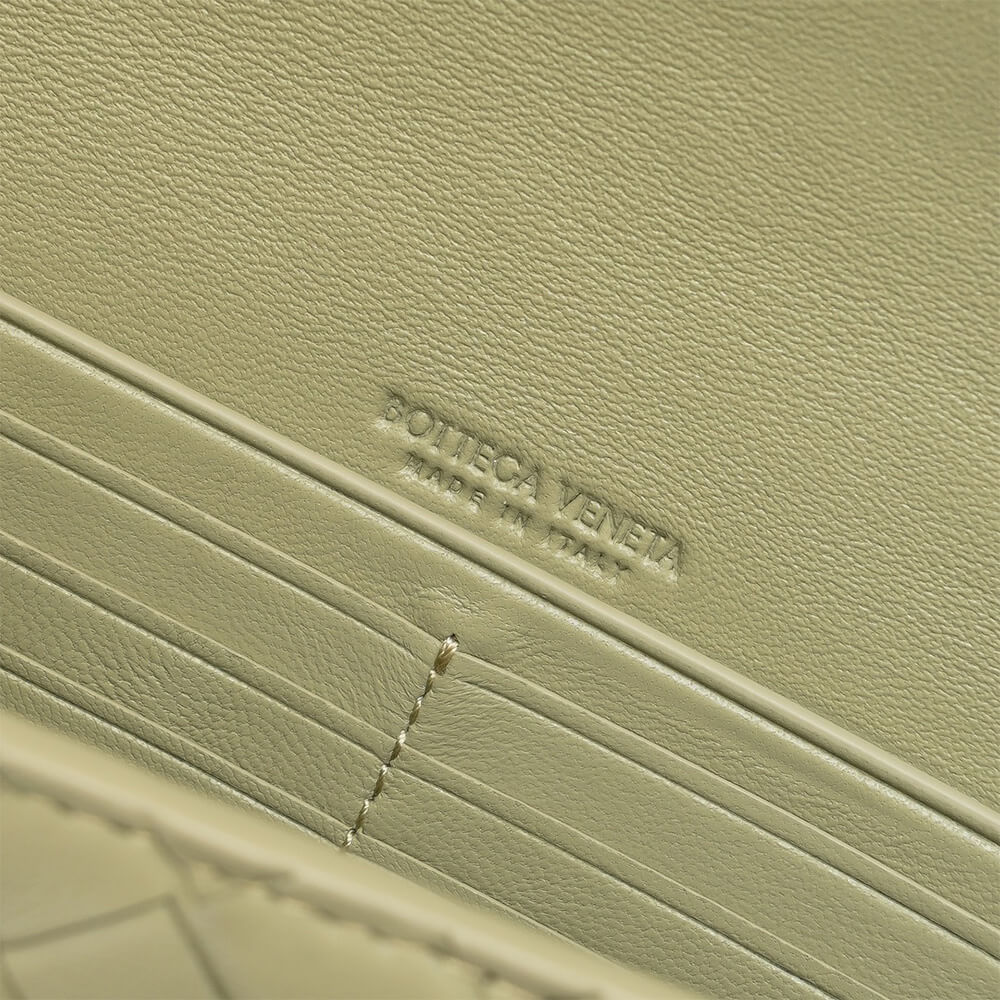 Bottega Veneta Andiamo Clutch