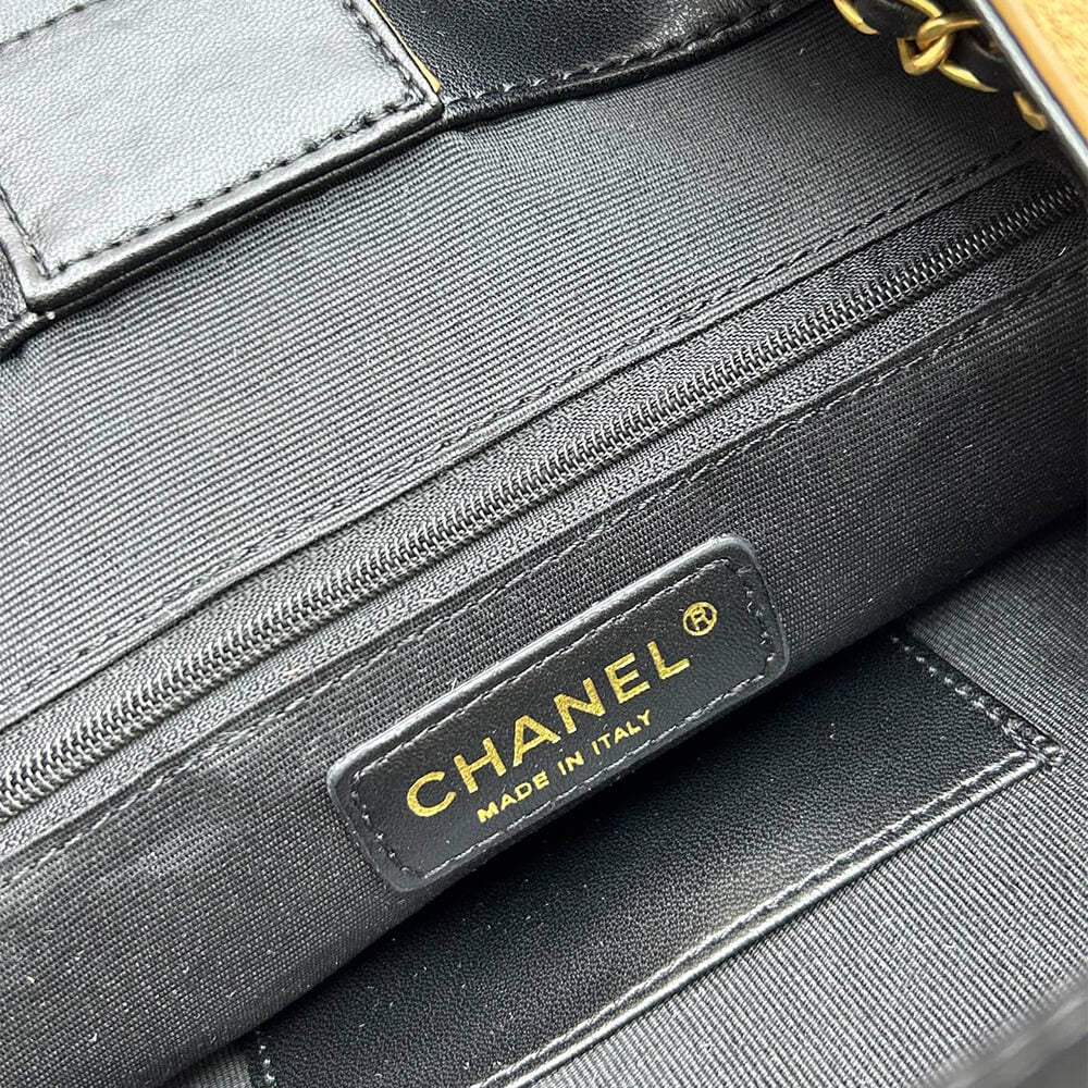 Chanel Vertical Shopping 25A