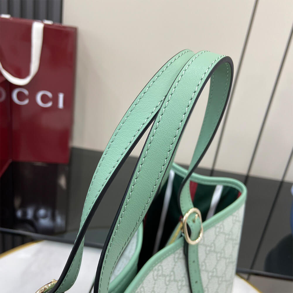 Gucci Emblem Large