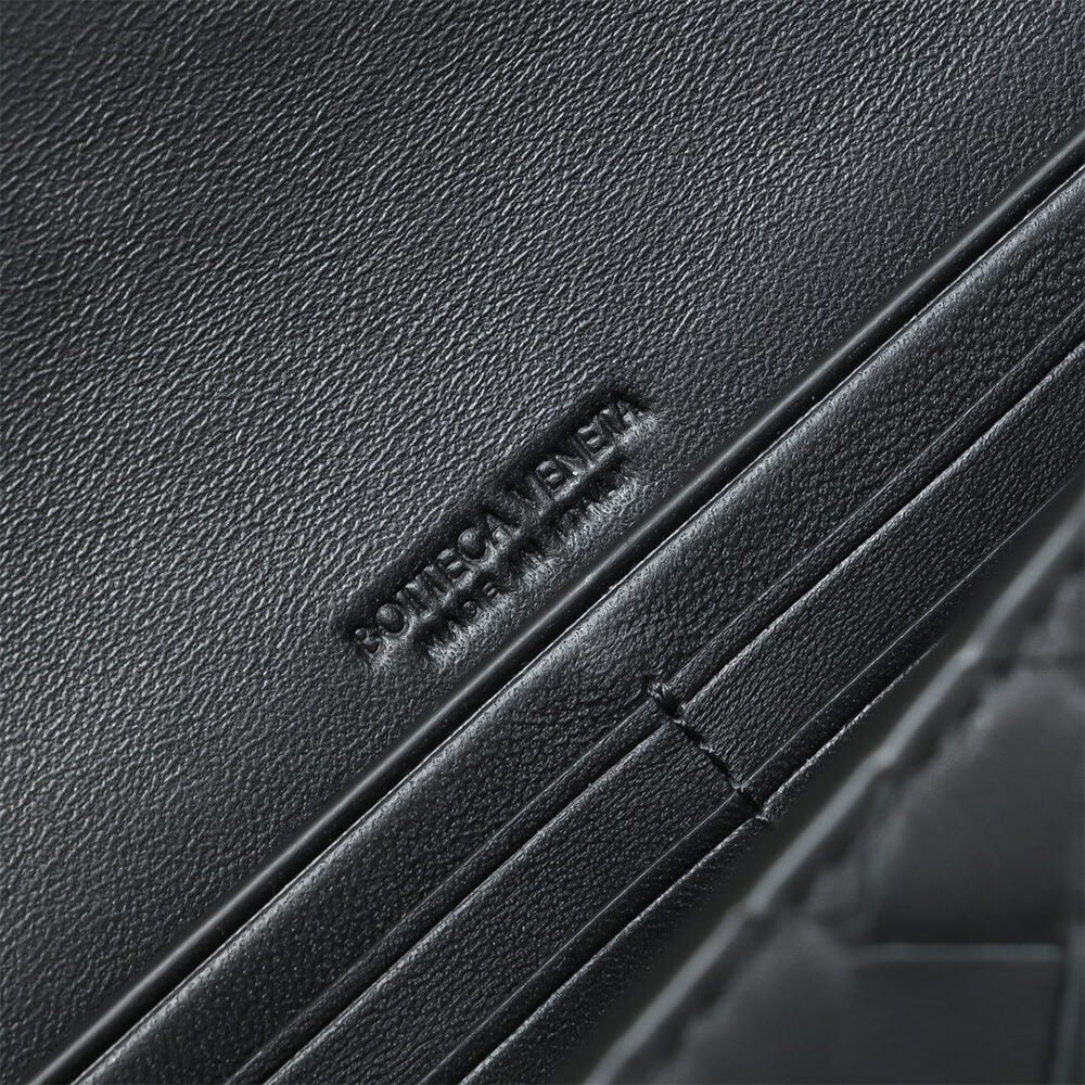 Bottega Veneta Andiamo Clutch