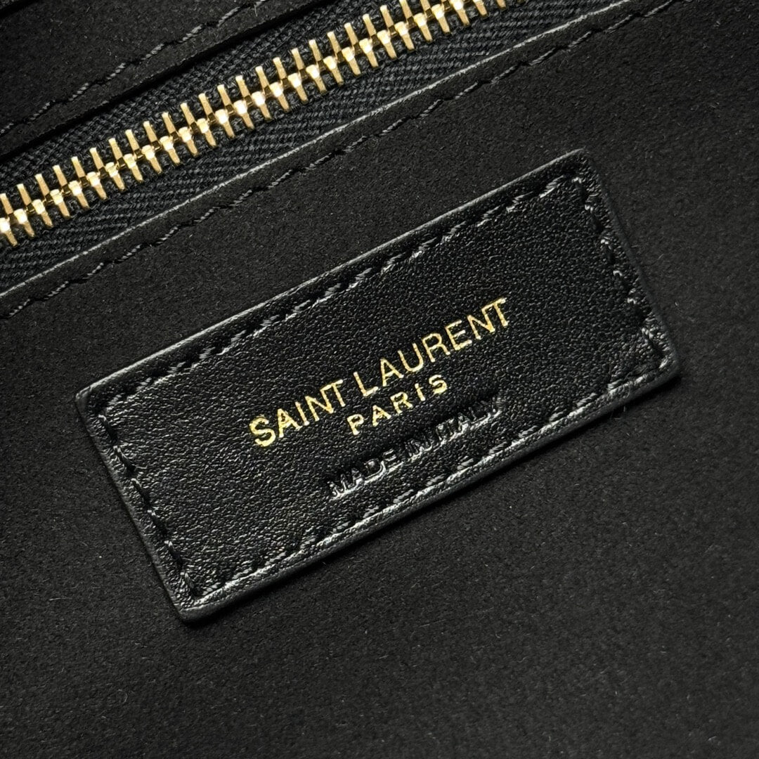 Ysl Le 5 à 7 In Patent Hobo